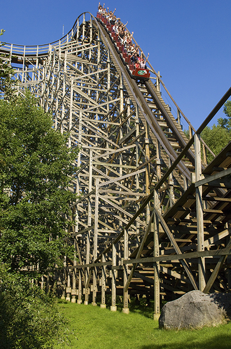 Parc Astérix et Mer de Sable : comment les parcs d'attractions veulent  faire revenir leurs visiteurs